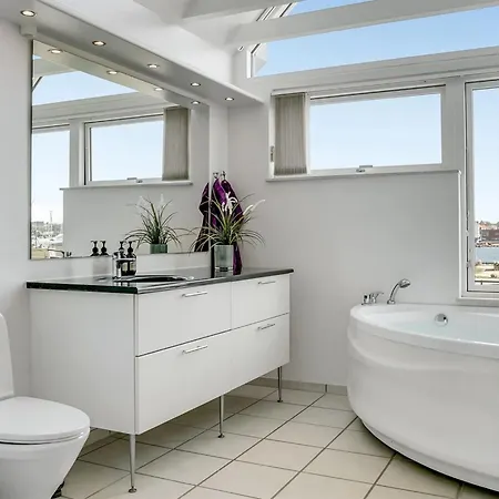 Ninne - 50m From The Sea By Interhome 아센스